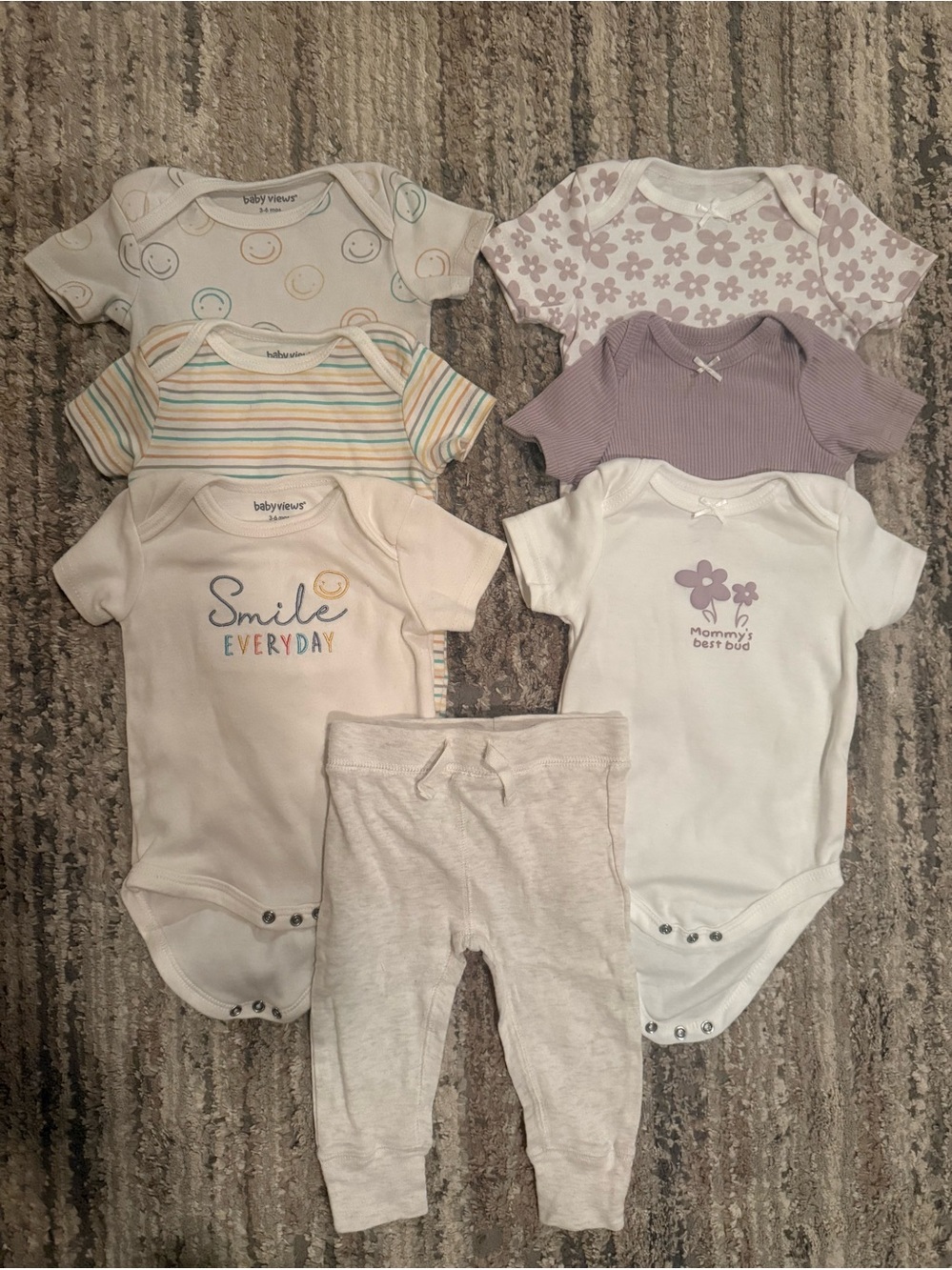 NWOT Lila & Jack + BabyViews 7-Pack Baby Onesies & Sweatpants